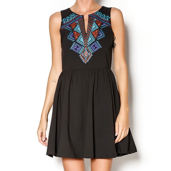 Everly Dresses & Skirts - Everly Alena Black Embroidered flare dress - Small